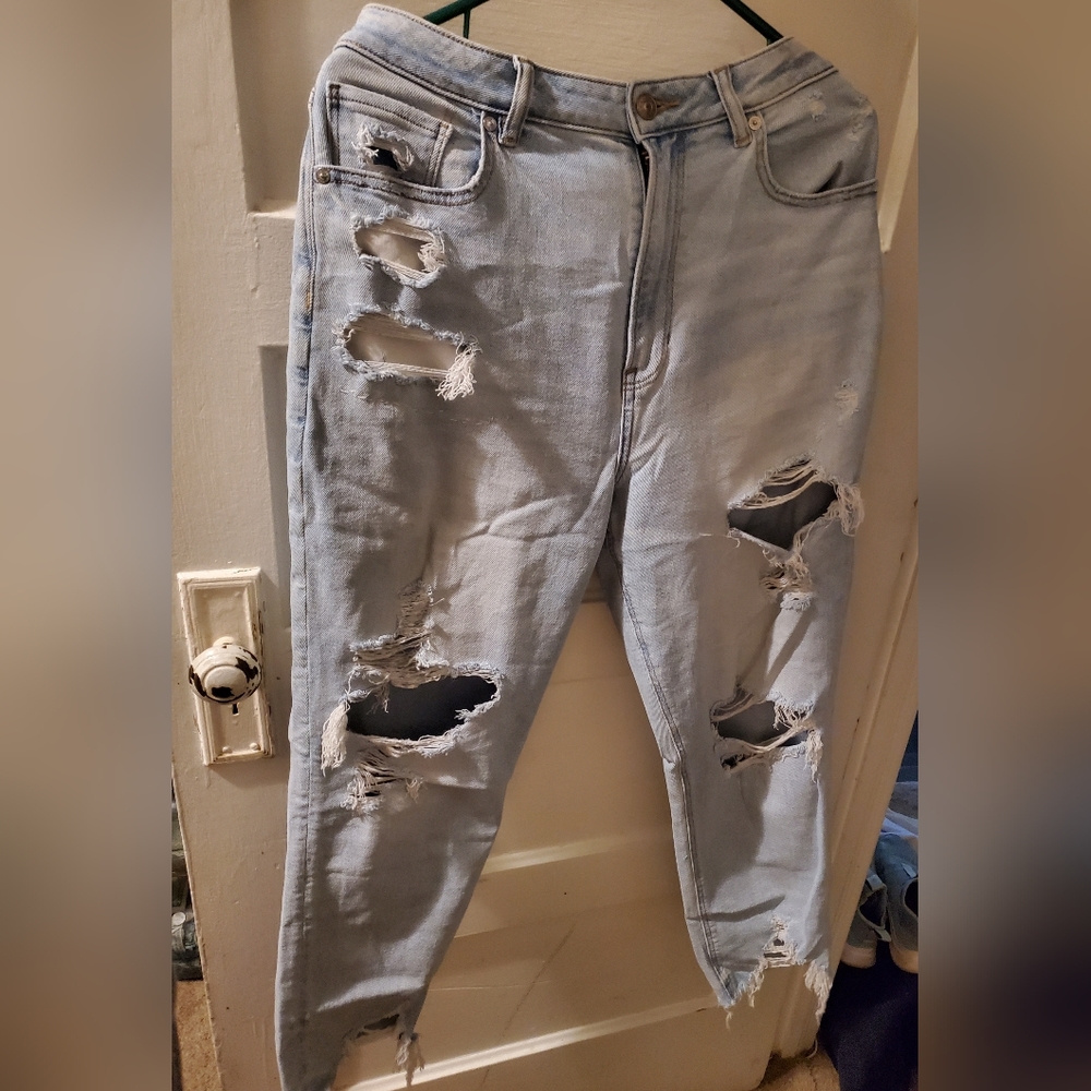 American Eagle mom jean 14